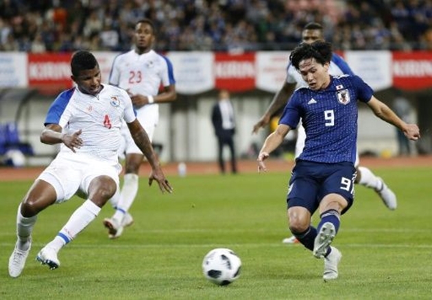 Ba tiền vệ trẻ Nhật Bản thăng hoa, gieo sầu vào đội của Cavani