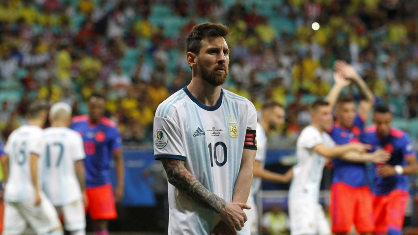 Messi bị phạt 1.500 USD: Trò đùa của Copa America? - Bóng Đá