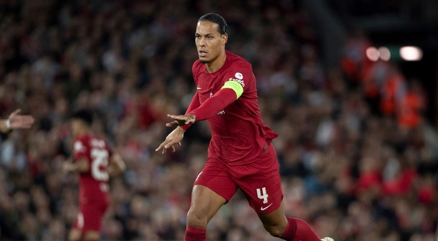 Van Dijk xuống phong độ rõ rệt ở mùa này.