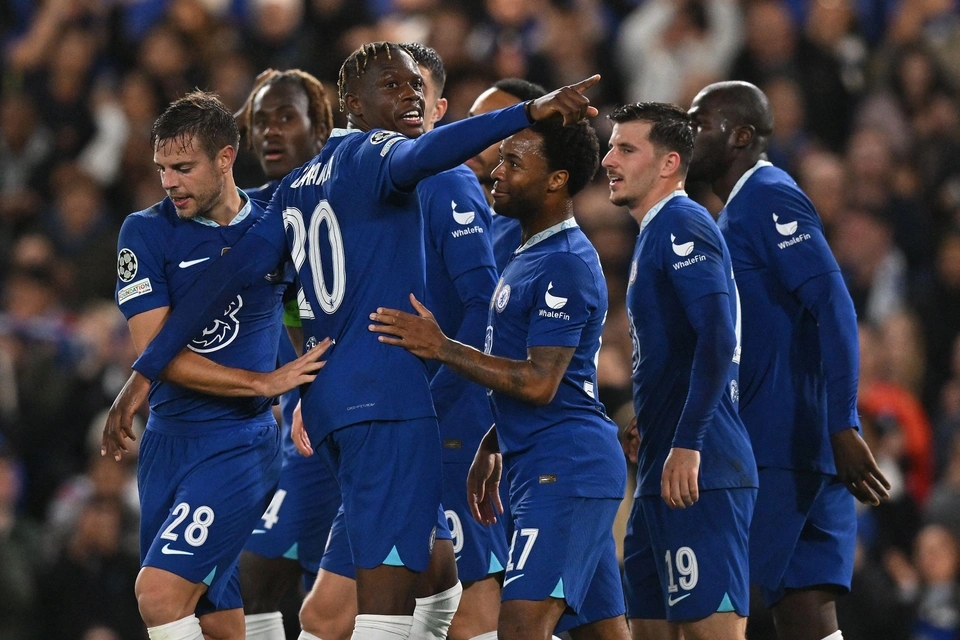 Chelsea đang hoàn thiện lối chơi dưới thời tân HLV trưởng Graham Potter. Dù vậy, "The Blues" vẫn nhỉnh hơn Dortmund nếu xét về đẳng cấp và chất lượng đội hình. Jude Bellingham là cầu thủ mà đội chủ sân Stamford Bridge cần cẩn trọng. Dự đoán: Chelsea đi tiếp.
