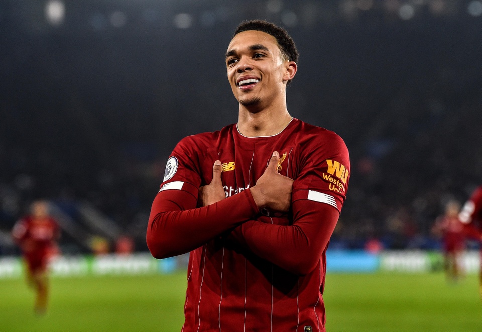 Alexander-Arnold chỉ mới lên đội một Liverpool từ năm 2018 nhưng thăng tiến nhanh chóng ở vị trí hậu vệ phải "The Kop". Anh được xem như một trong những hậu vệ phải hỗ trợ tấn công tốt nhất châu Âu hiện tại với khả năng tạt bóng và mở ra những cơ hội ngon ăn cho đồng đội.