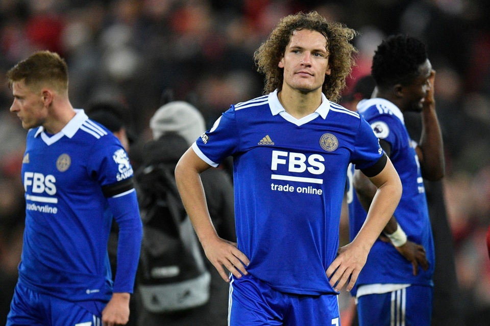 Trận thua 0-1 trước Fulham ngay trên sân nhà rạng sáng 4/1 (giờ Hà Nội) ở vòng 19 khiến Leicester City chôn chân ở vị trí thứ 13 trên bảng xếp hạng. "Bầy cáo" lúc này cũng chỉ hơn Everton và West Ham lần lượt là 2 và 3 điểm.