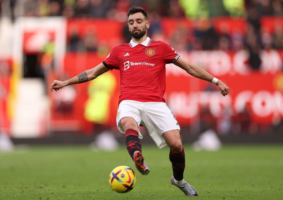Bruno Fernandes đang đứng thứ 7 trong dàn cầu thủ được chấm điểm cao nhất từ đầu Premier League 2022/23. Tầm ảnh hưởng của Bruno về chuyên môn, tinh thần ở đội hình MU không cần bàn cãi. "Quỷ đỏ" cần nhiều đường chuyền bước ngoặt của Fernandes để xuyên phá hàng thủ Liverpool trận tới.