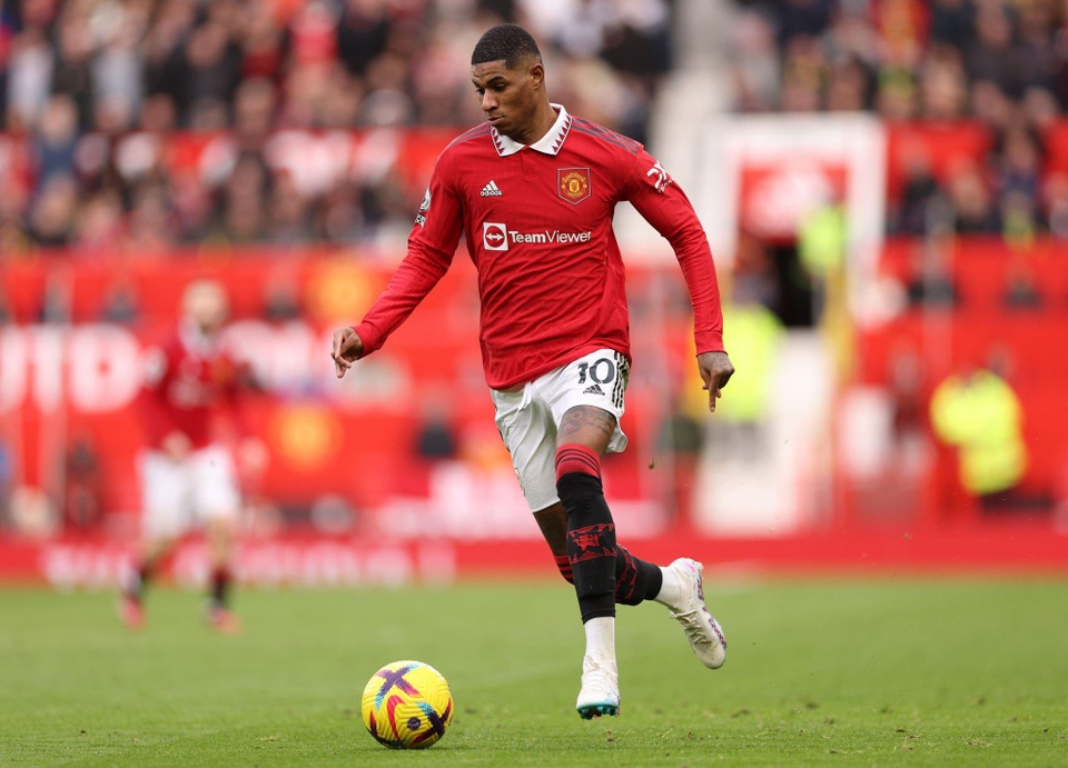 10 trận đã qua ở Premier League, Marcus Rashford chỉ "tịt ngòi" một trận. Gần nhất, số 10 của MU lập cú đúp vào lưới Leicester. Ngăn Rashford sẽ là nhiệm vụ sống còn của Liverpool ở trận đấu trên sân Anfield.