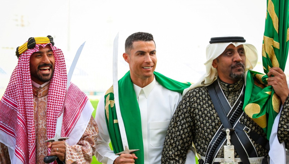Thế giới không lãng quên Ronaldo - Bóng Đá