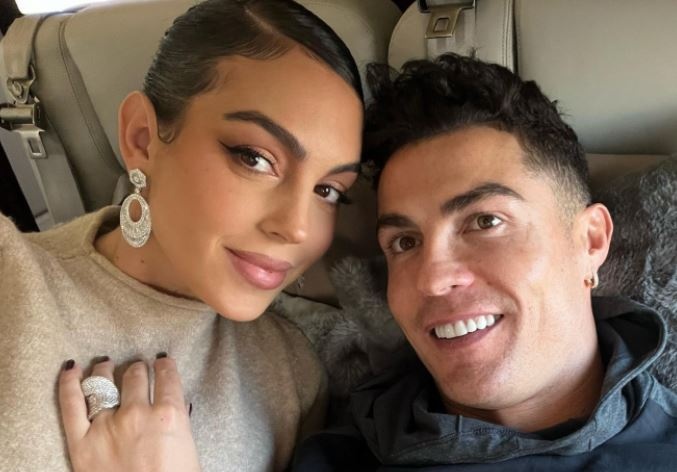 Bạn gái Ronaldo: 'Tôi từng sảy thai 3 lần' - Bóng Đá