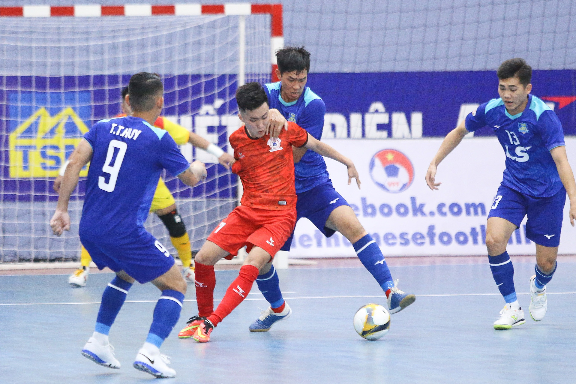 Vòng 1 giải Futsal VĐQG: ĐKVĐ ra quân thuận lợi, Thái Sơn Nam hoà đau - Bóng Đá