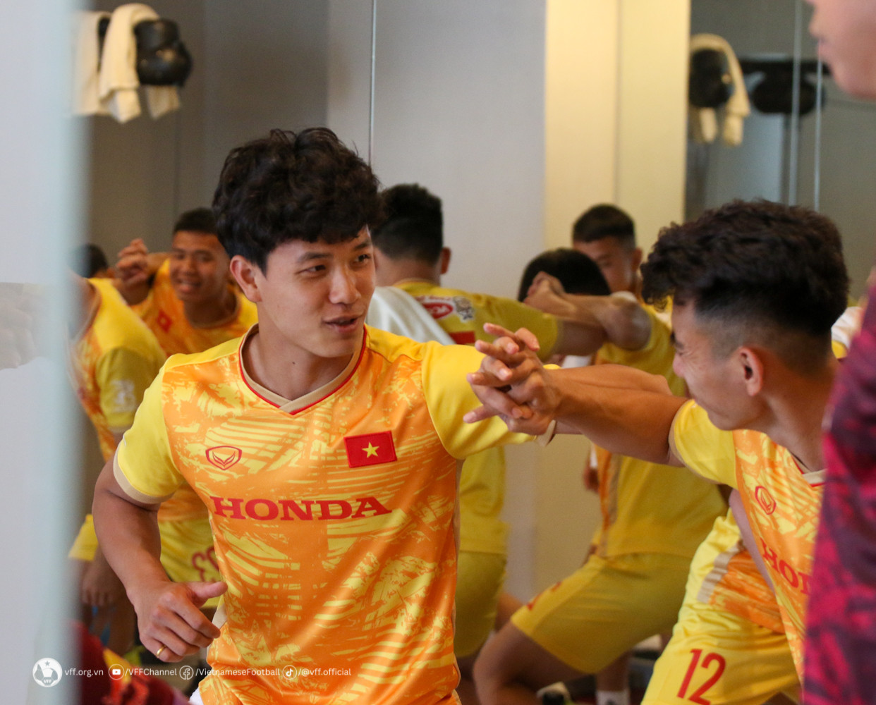 U23 Việt Nam căng sức tập tạ chờ đấu Iraq - Bóng Đá