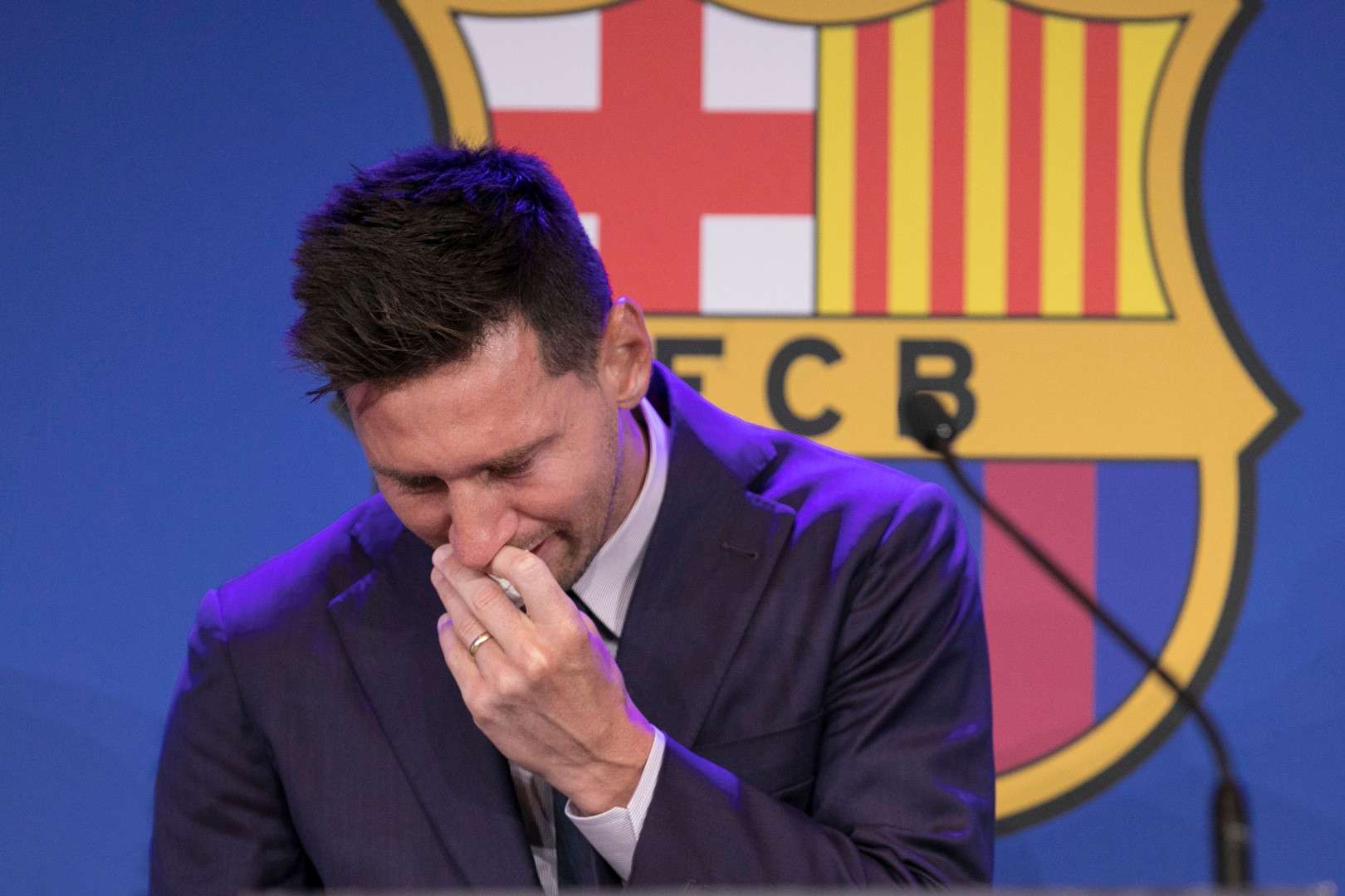 Messi trở lại Barca: Nhà vô địch thế giới bị lợi dụng - Bóng Đá