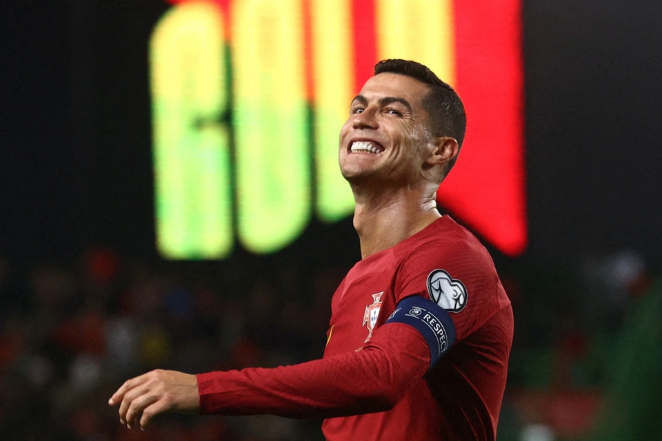 Ronaldo đang kiếm được bao nhiêu tiền - Bóng Đá