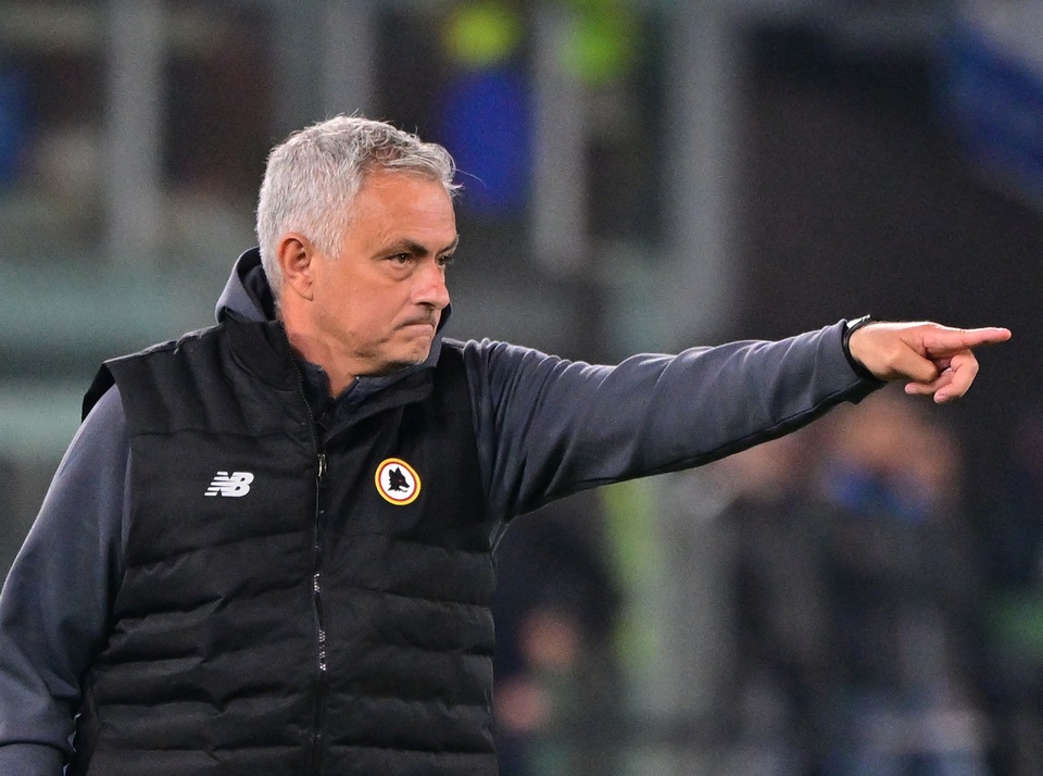 Mourinho: 'Cassano ngồi múa mép trong khi người khác làm việc' - Bóng Đá