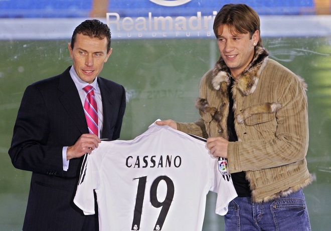 Mourinho: 'Cassano ngồi múa mép trong khi người khác làm việc' - Bóng Đá