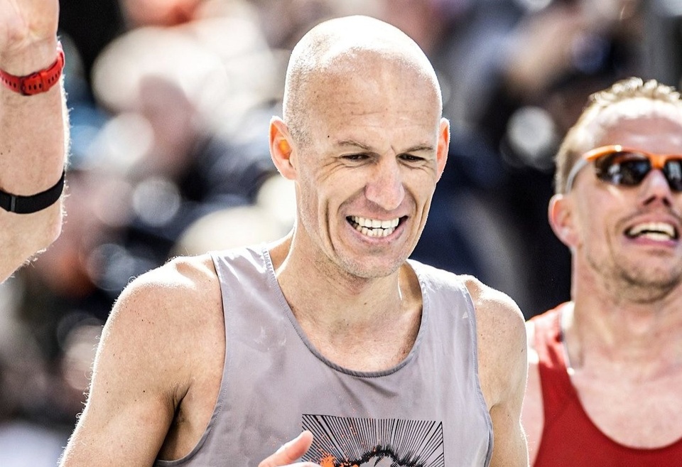 Robben chạy marathon dưới 3 giờ - Bóng Đá