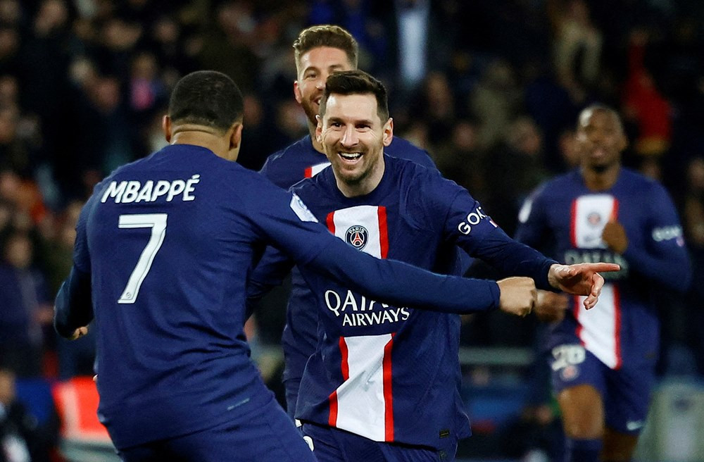 Mbappe thuyết phục Messi ở lại PSG - Bóng Đá