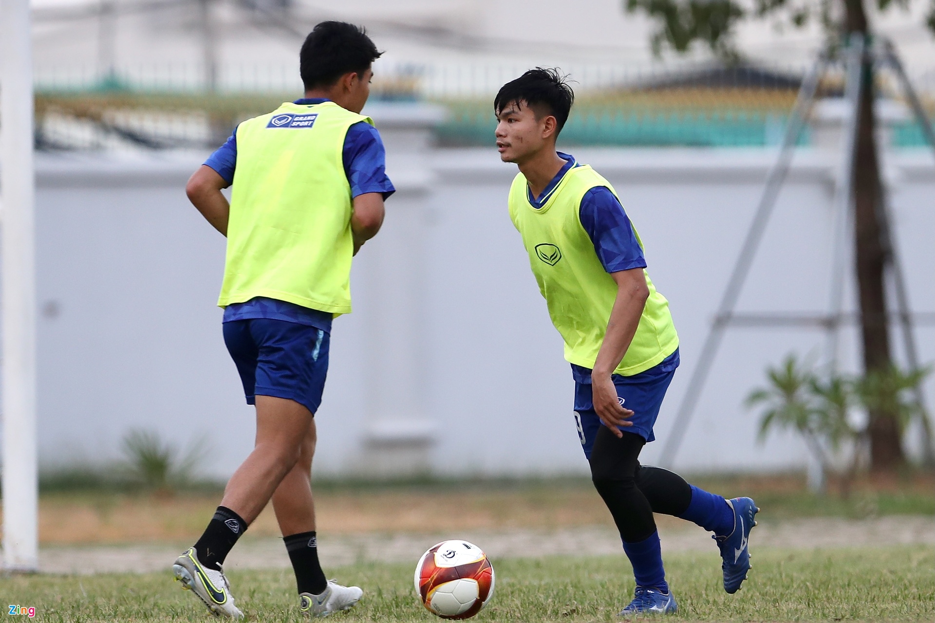 Hai cầu thủ gốc Việt của U22 Lào tại SEA Games 32 - Bóng Đá