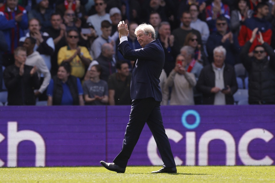 Kể từ khi HLV Roy Hodgson lên thay Patrick Vieira, "Đại bàng xanh" hồi sinh mạnh mẽ với 4 trận thắng, 1 hòa và chỉ thua 1 trận. Từ vị trí chỉ hơn nhóm "cầm đèn đỏ" 3 điểm. Giờ đây, đội chủ sân Selhurst đã bỏ xa vị trí xuống hạng đến 11 điểm. "Mọi chuyện tùy thuộc vào việc các cầu thủ có muốn kết thúc mùa giải theo cách tuyệt vời hay không", HLV 75 tuổi thúc giục học trò giành thêm nhiều điểm trong phần còn lại của mùa giải.
