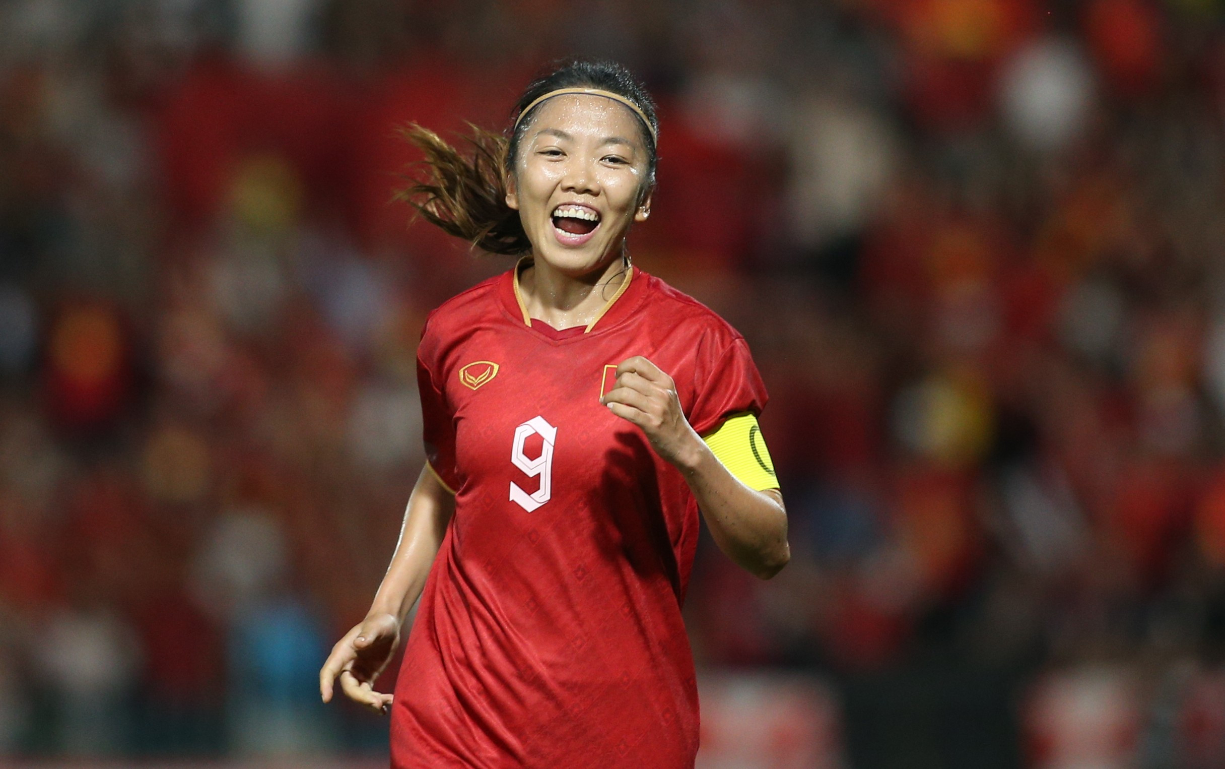 'Xé lưới' Myanmar, Huỳnh Như ăn mừng theo phong cách Ronaldo - Bóng Đá