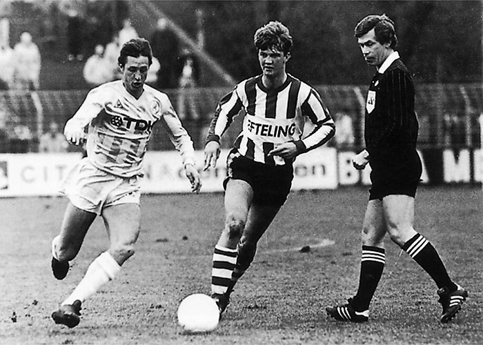 Thù hận giữa Johan Cruyff và Van Gaal - Bóng Đá