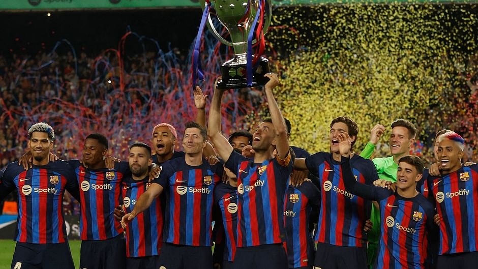 Barca nhận tiền thưởng thua đội rớt hạng Premier League - Bóng Đá