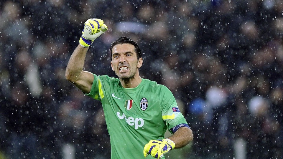 Chức vô địch Champions League là nỗi ám ảnh rất lớn đối với Gianluigi Buffon. Thủ môn huyền thoại này 3 lần lọt vào chung kết nhưng thất bại cả ba, đều trong màu áo Juventus. Chiếc cúp châu Âu duy nhất của Buffon là UEFA Cup vào năm 1999 với Parma.