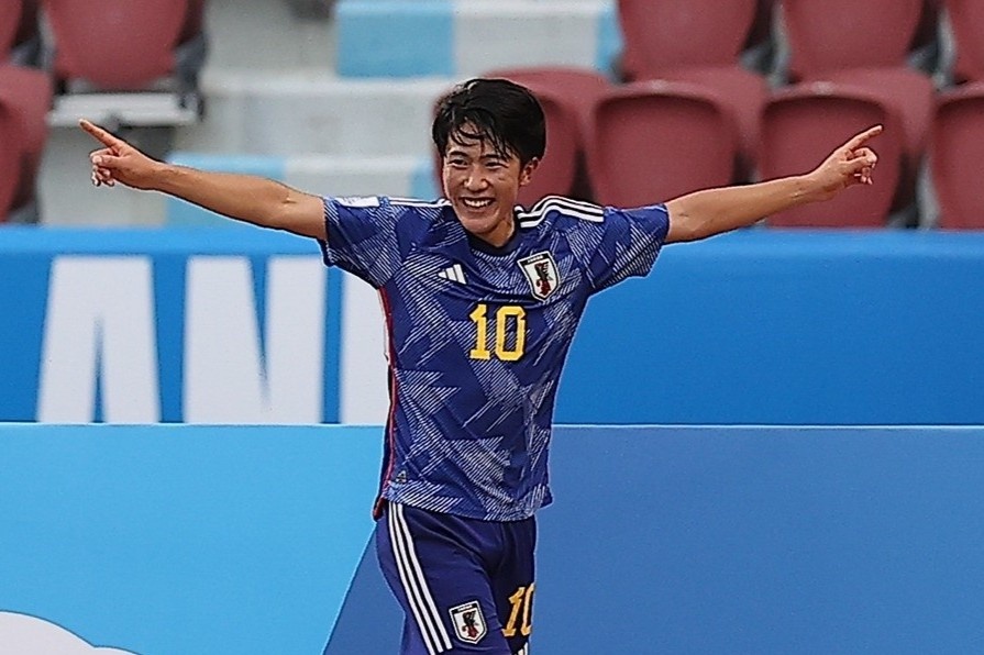 Sự cố bất ngờ trong trận U17 Nhật Bản thắng Iran - Bóng Đá