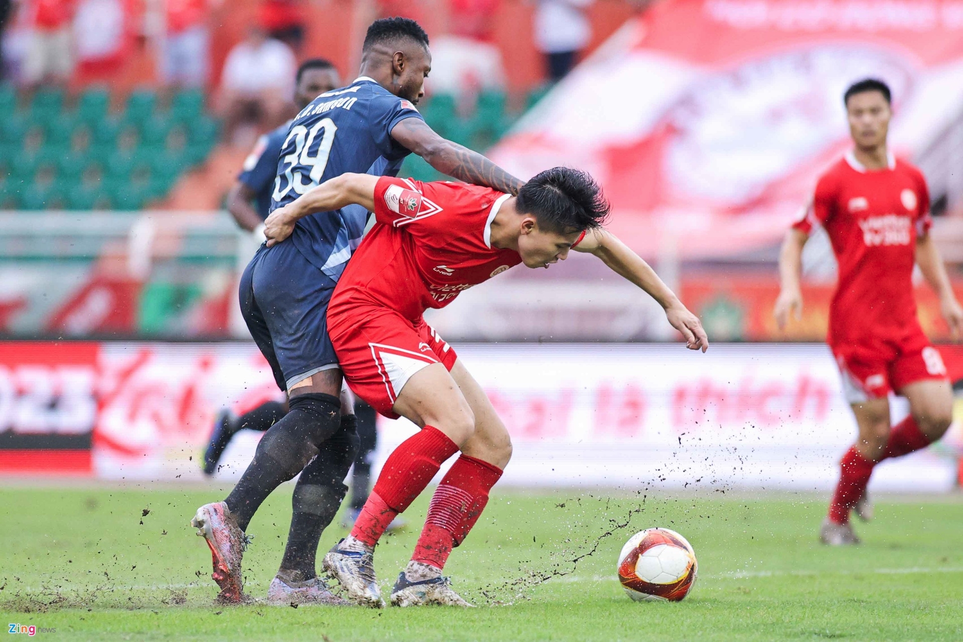 Ngoại binh Ai Cập ghi bàn đầu tiên ở V-League - Bóng Đá