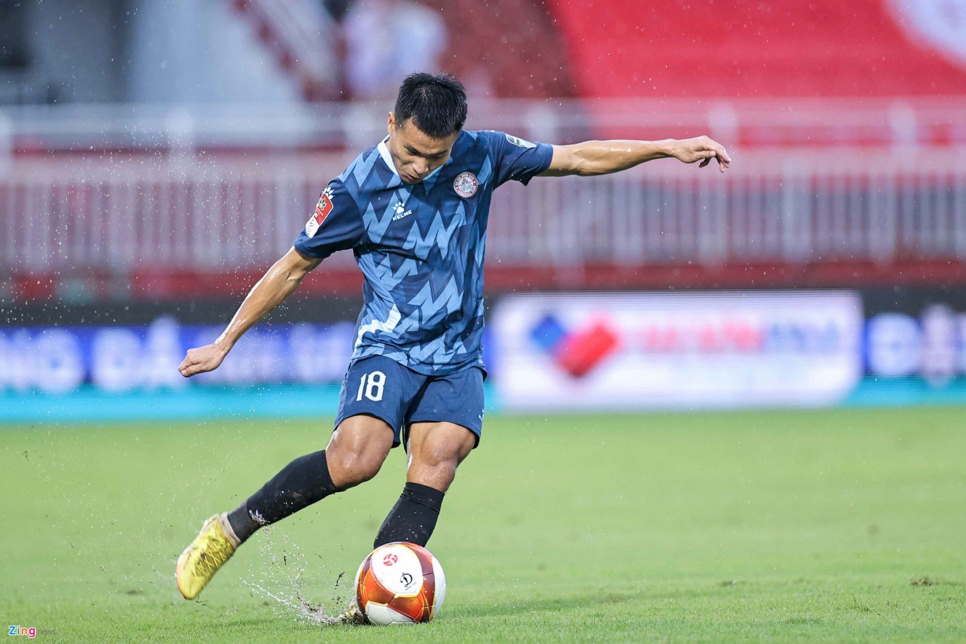 Ngoại binh Ai Cập ghi bàn đầu tiên ở V-League - Bóng Đá