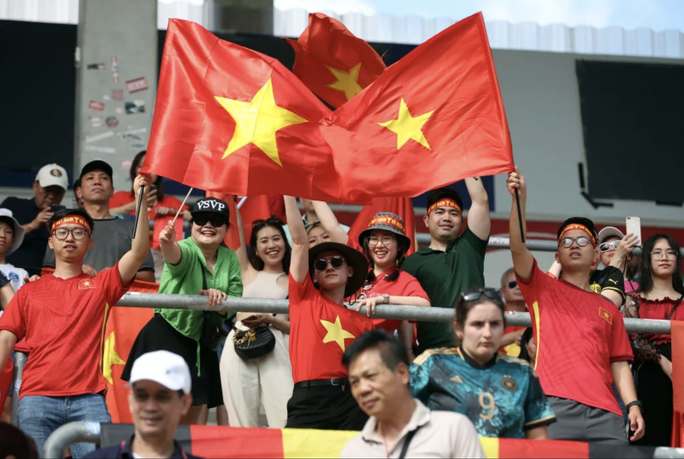 Tạp chí Time: Người hâm mộ Việt Nam hy vọng đội tuyển nữ làm nên lịch sử - Bóng Đá