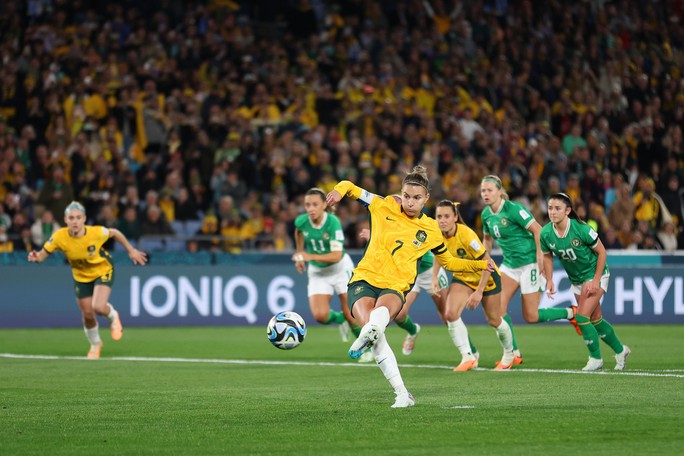 World Cup nữ 2023: Đồng chủ nhà Úc giành 3 điểm nghẹt thở - Bóng Đá