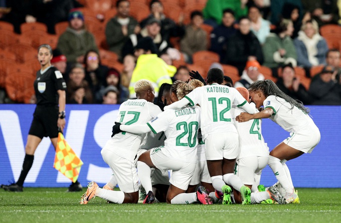 Zambia làm nên lịch sử trước Costa Rica.