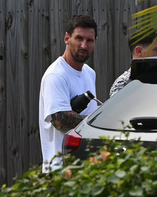 Messi đưa vợ con đi chơi, thư thả ‘thưởng’ trà trên đất Mỹ - Bóng Đá