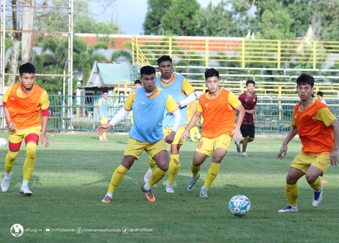 Tuyển U23 Việt Nam trau chuốt lối chơi chủ động tấn công - Bóng Đá