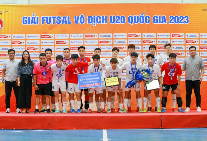 Cao Bằng cùng cựu HLV tuyển futsal Việt Nam vô địch giải U20 Quốc gia 2023 - Bóng Đá