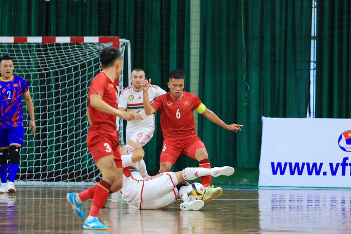 Tuyển futsal Việt Nam thua đậm trên sân nhà trước tuyển Hungary - Bóng Đá