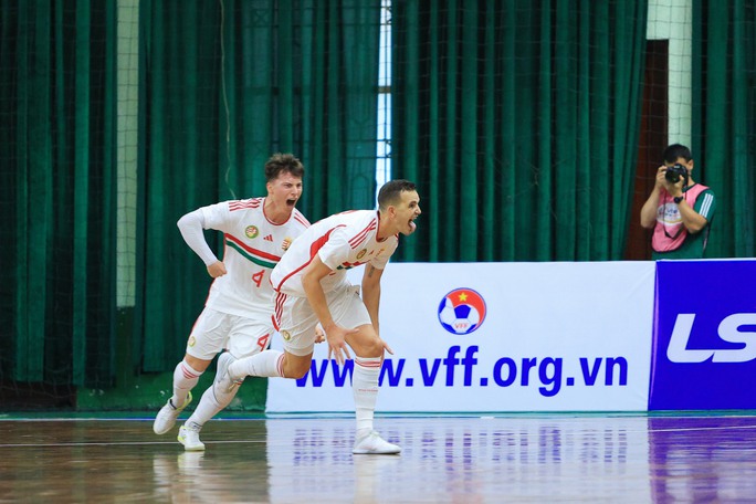 Tuyển futsal Việt Nam thua đậm trên sân nhà trước tuyển Hungary - Bóng Đá