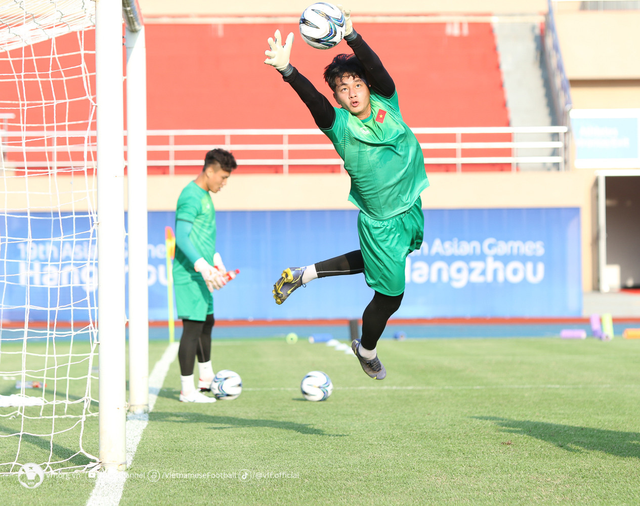 Olympic Việt Nam 'xông đất' Hàng Châu, sẵn sàng đấu Mông Cổ - Bóng Đá