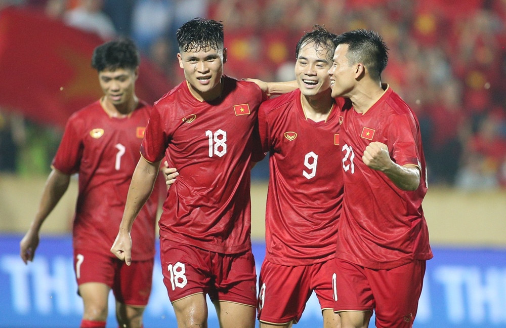 Tuyển Việt Nam đứng im trên bảng xếp hạng FIFA - Bóng Đá