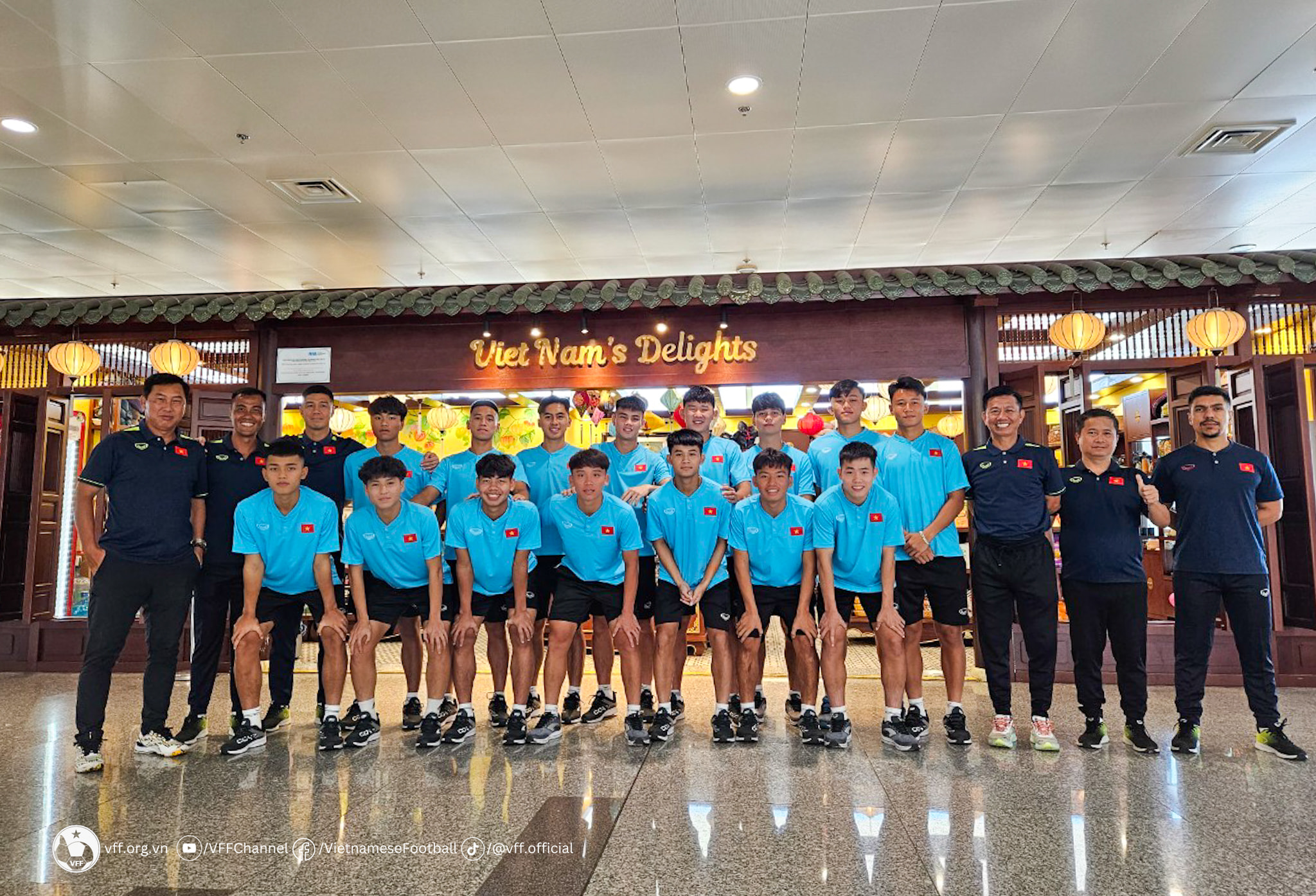 HLV Hoàng Anh Tuấn dẫn quân lên đường đấu U18 Hàn Quốc, Ukraine - Bóng Đá