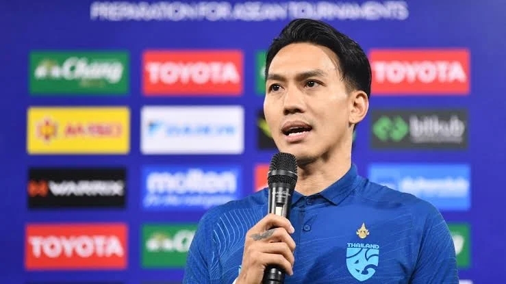 Huyền thoại Teeratep Winothai trả lời câu hỏi khi nào Thái Lan dự World Cup - Bóng Đá