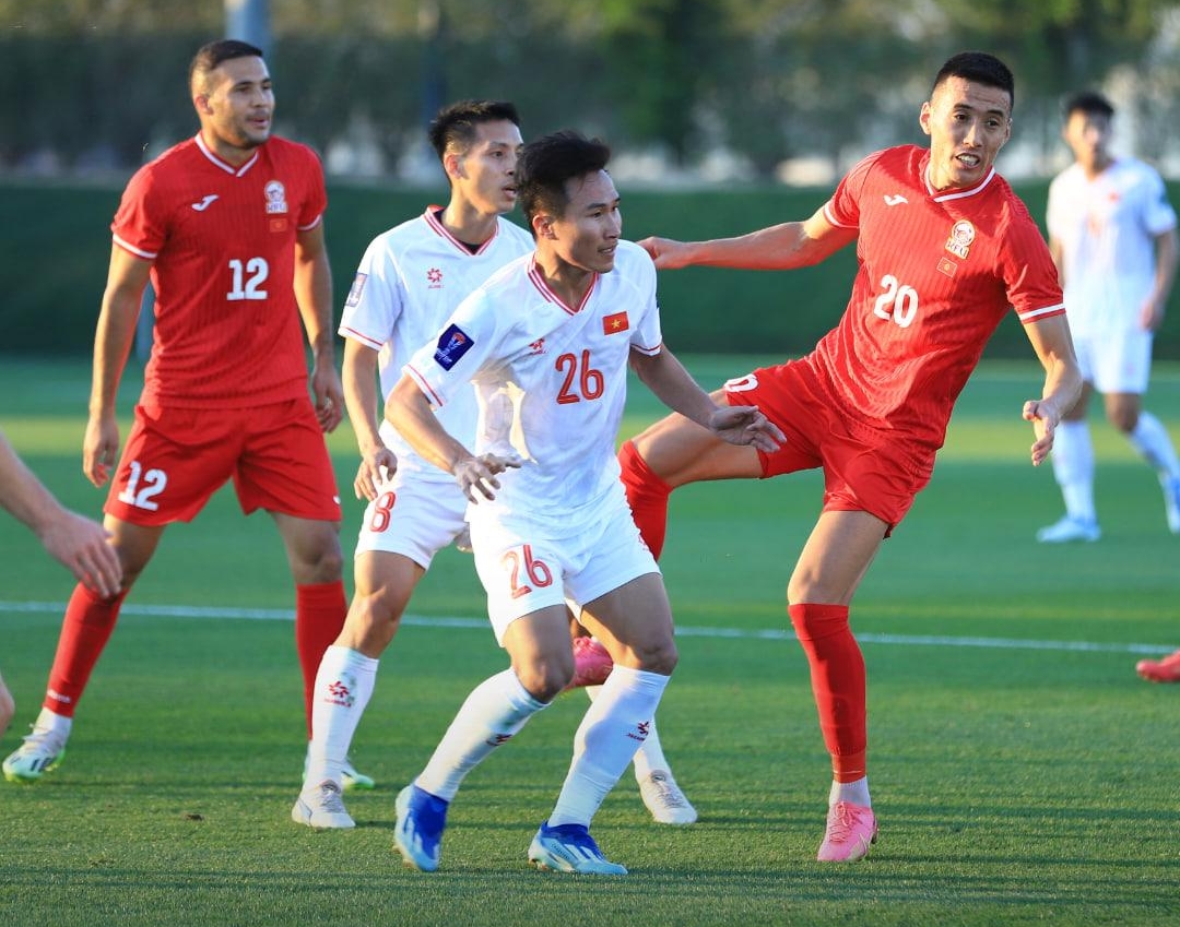 Hàng thủ mắc lỗi, ĐT Việt Nam thua Kyrgyzstan trước thềm Asian Cup | Bóng Đá