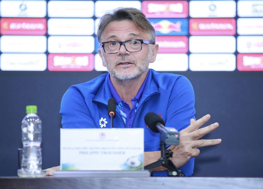 HLV Philippe Troussier nói thẳng mục tiêu thực tế với ĐT Việt Nam tại Asian Cup - Bóng Đá