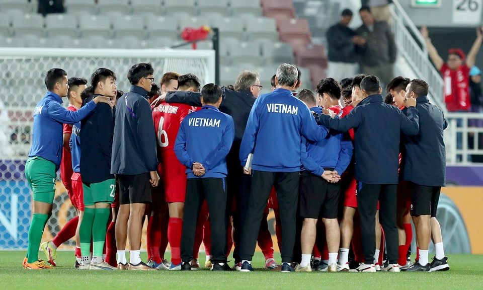 V-League làm hại đội tuyển Việt Nam - Bóng Đá