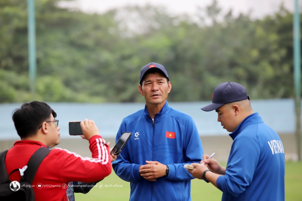 HLV Nhật Bản giao bài tập cho cầu thủ dịp tết để giữ thể lực và phong độ - Bóng Đá