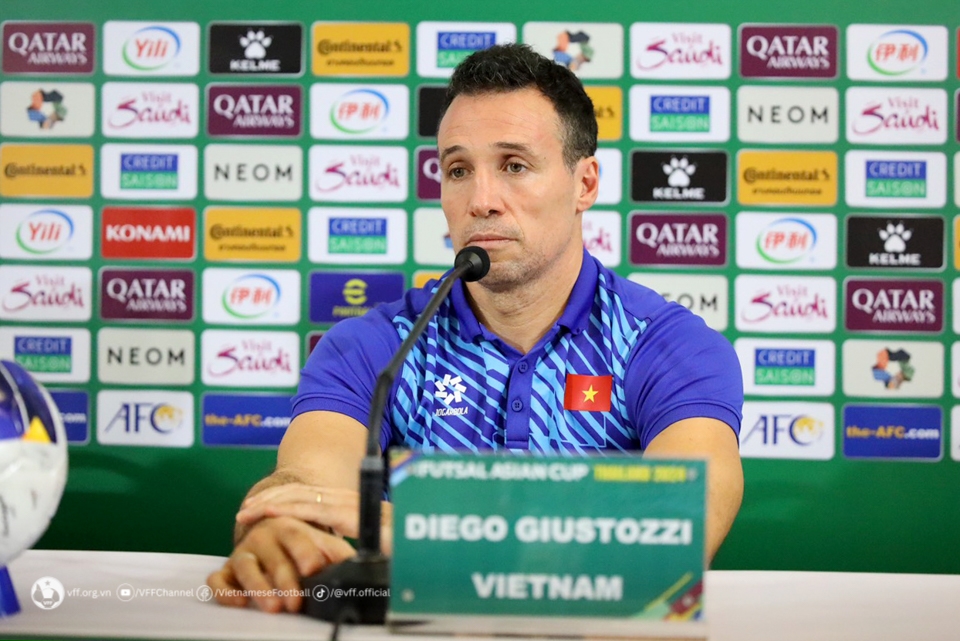 HLV ĐT futsal Việt Nam: Uzbekistan là đội bóng mạnh nhất giải - Bóng Đá