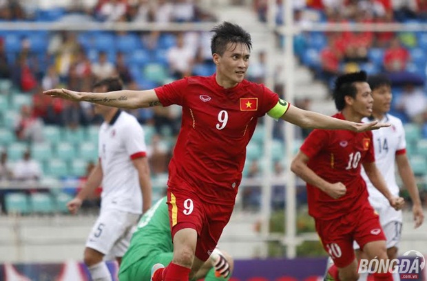 Công Vinh ghi bàn, đáng mừng và đáng lo