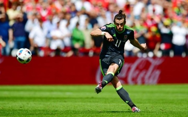Siêu phẩm của Gareth Bale tưởng chừng đã nhấn chìm tuyển Anh. Ảnh: Internet.