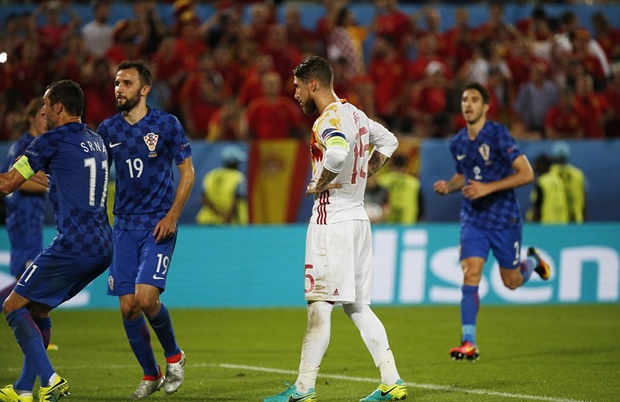 Ramos tái hiện hình ảnh siêu thất vọng của Ronaldo