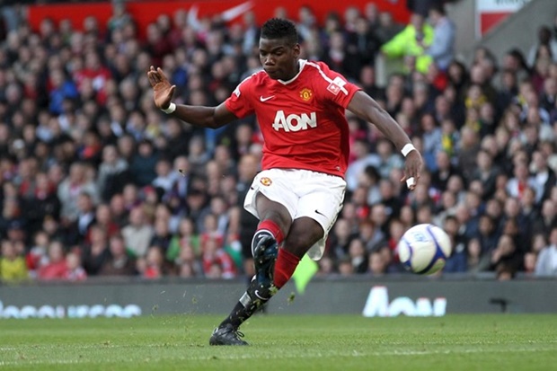 Bó hoa 20 bảng và định mệnh đưa Paul Pogba đến MU