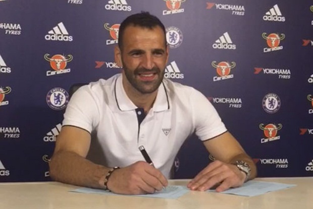 CHÍNH THỨC: Chelsea có tân binh thứ 3