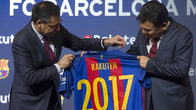 Kiếm bộn tiền từ Nhật Bản, Barca vẫn "hít khói" MU